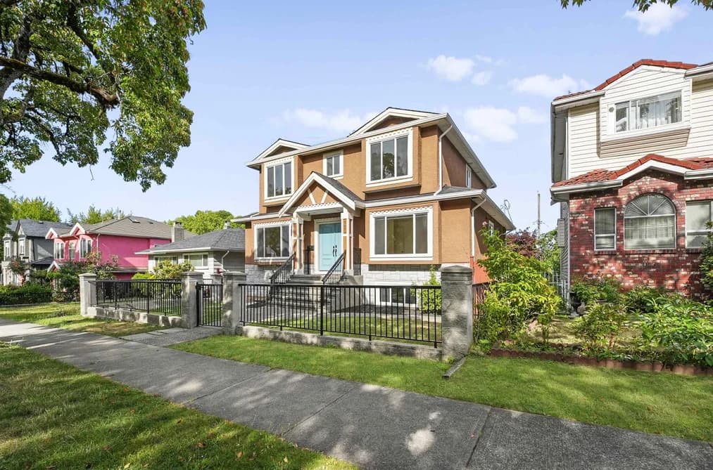 5454 SLOCAN ST STREET, Vancouver, BC — Residential for Sale - Photo 2