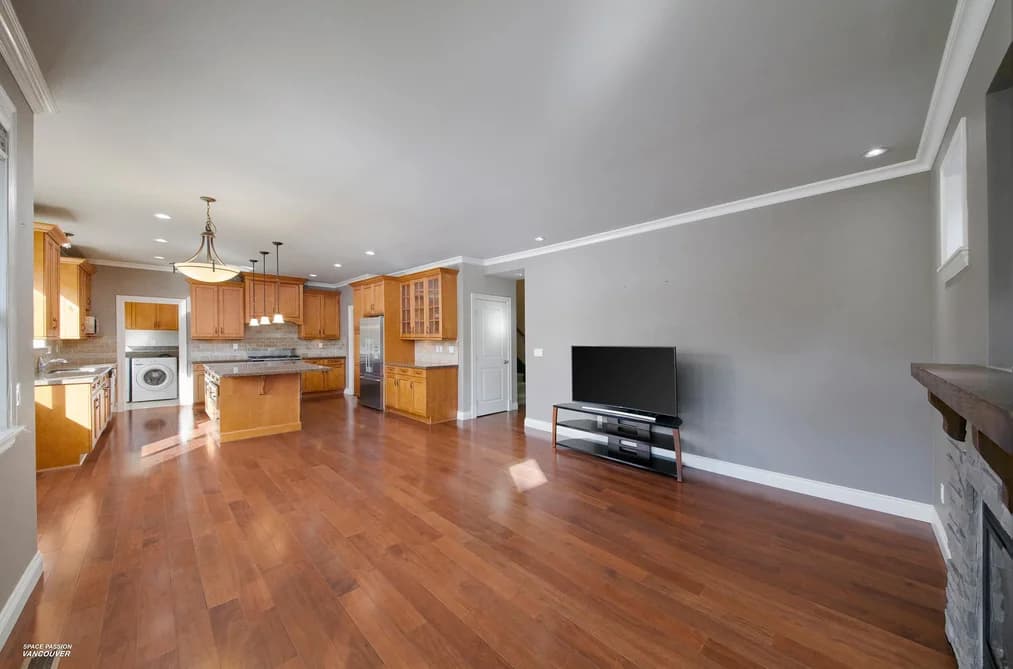 5458 HARDY COURT, Burnaby, BC — Residential for Sale - Photo 2