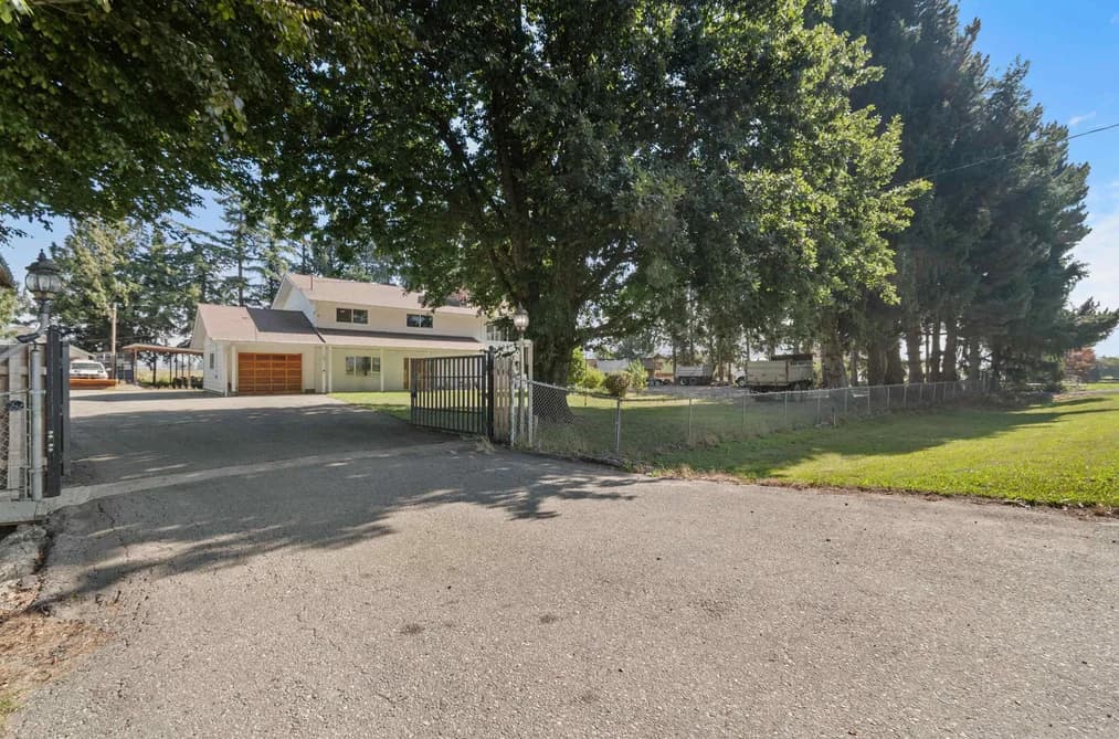 5460 INTERPROVINCIAL HIGHWAY, Abbotsford, BC — Residential for Sale - Main Photo
