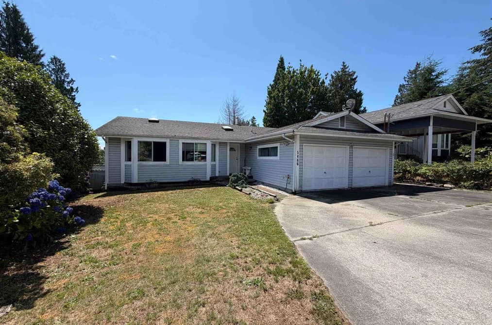 5466 CARNABY PLACE, Sechelt, BC — Residential for Sale - Photo 2