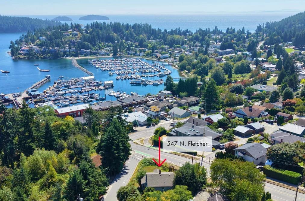 547 N FLETCHER ROAD, Gibsons, BC — Residential for Sale - Photo 2