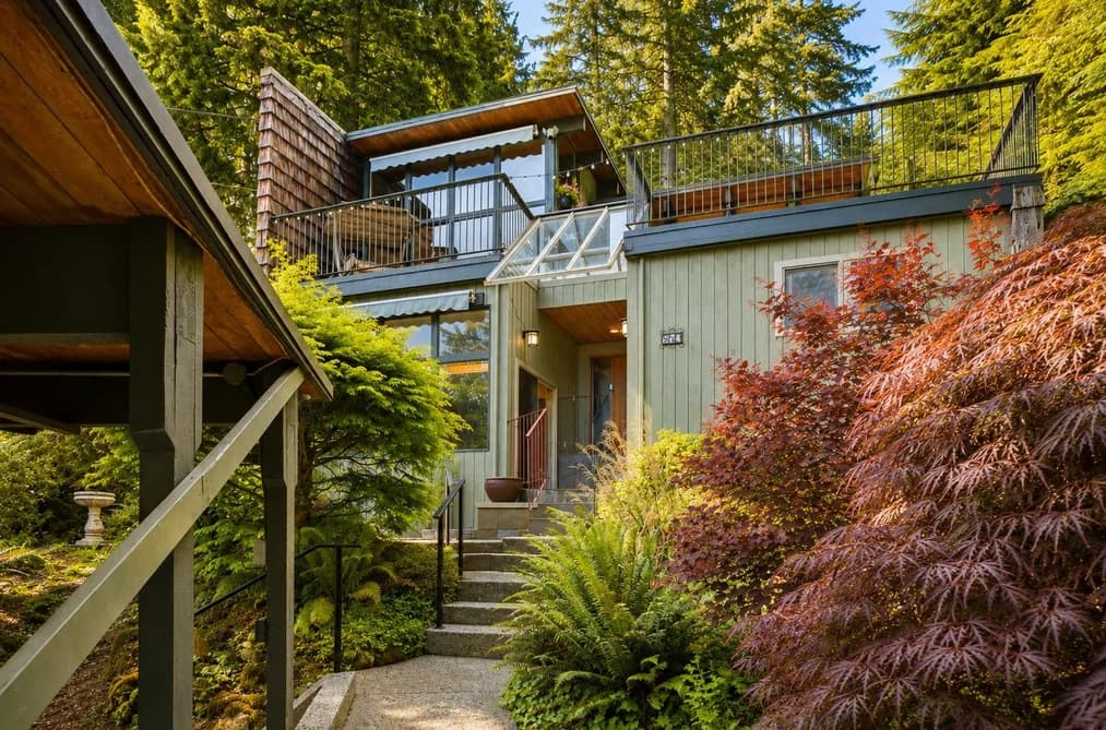 550 VENTURA CRESCENT, North Vancouver, BC — Residential for Sale - Photo 2