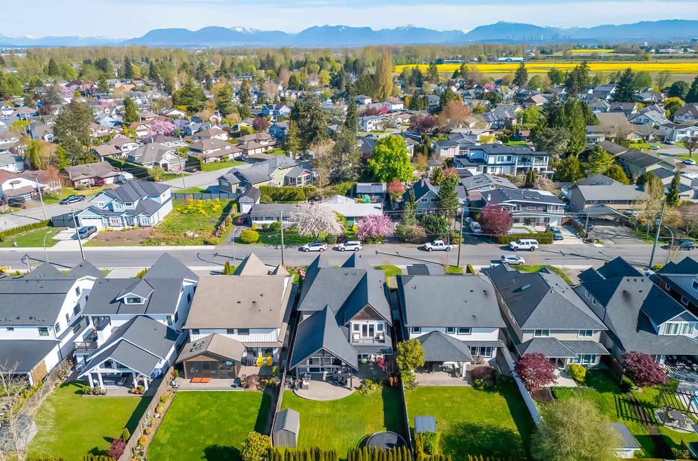 5500 52 AVENUE, Ladner, BC — Residential for Sale - Photo 2