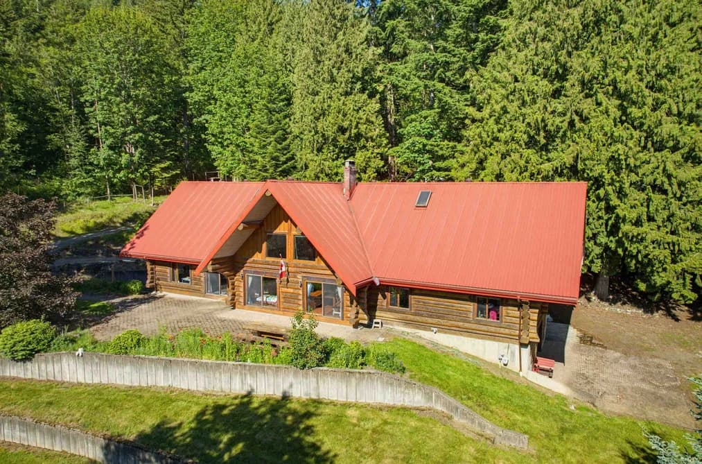 5520 GRAHAM DRIVE, Ryder Lake, BC — Residential for Sale - Photo 2