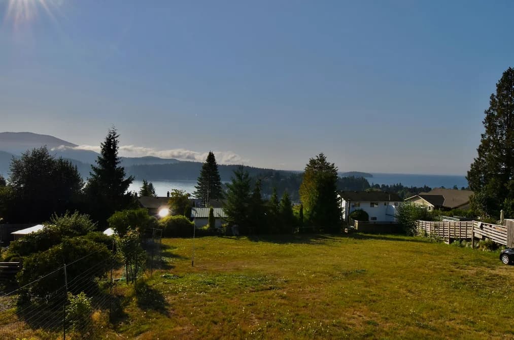 554 WILDWOOD CRESCENT, Gibsons, BC — Land for Sale - Photo 2