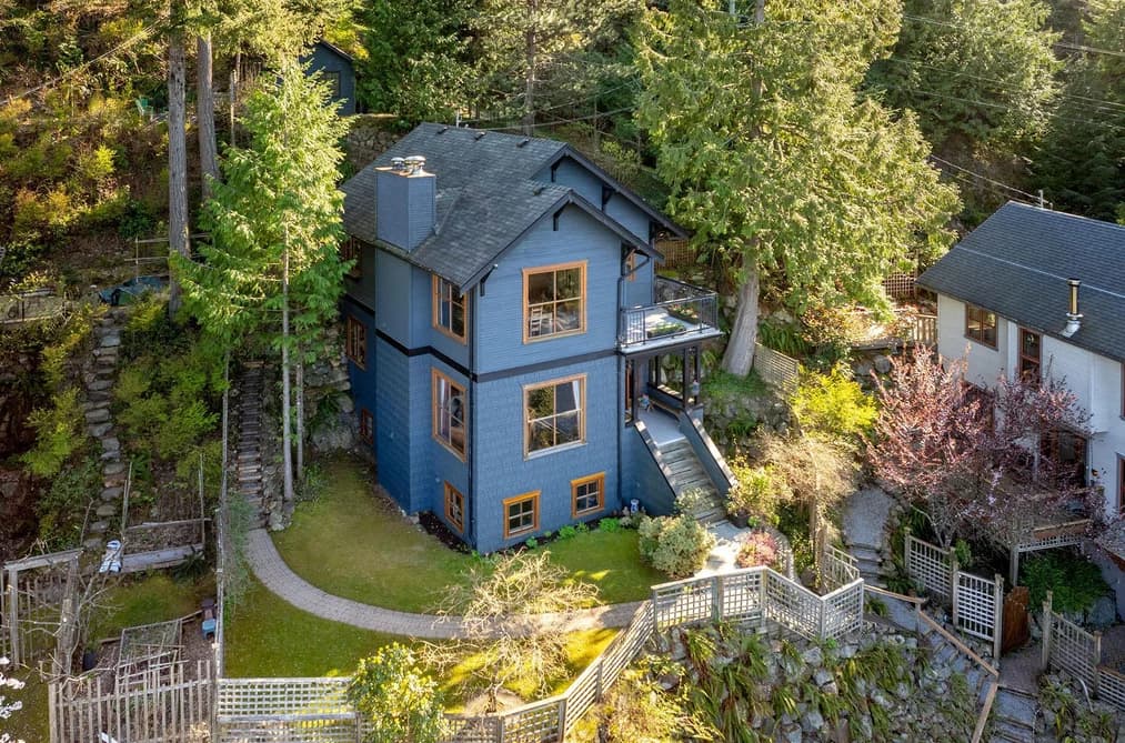 555 ROOCROFT LANE, Bowen Island, BC — Residential for Sale - Main Photo
