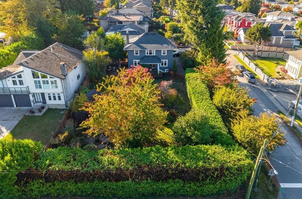 5558 LAUREL STREET, Burnaby, BC — Residential for Sale - Photo 2