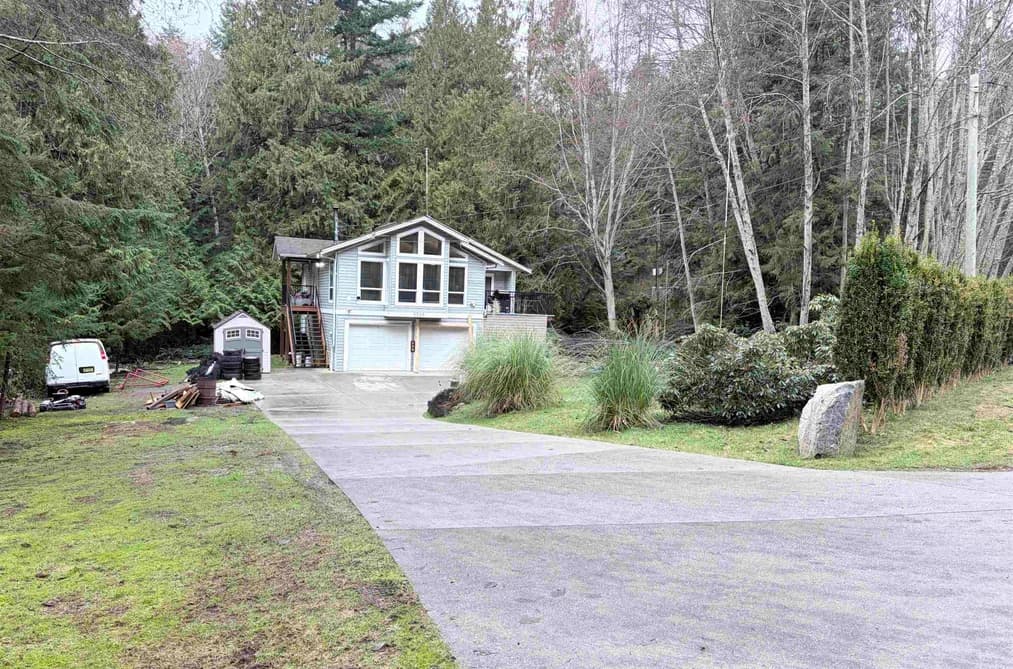 5565 RILEY ROAD, Halfmoon Bay, BC — Residential for Sale - Main Photo