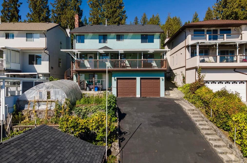 557 TEMPE CRESCENT, North Vancouver, BC — Residential for Sale - Photo 2