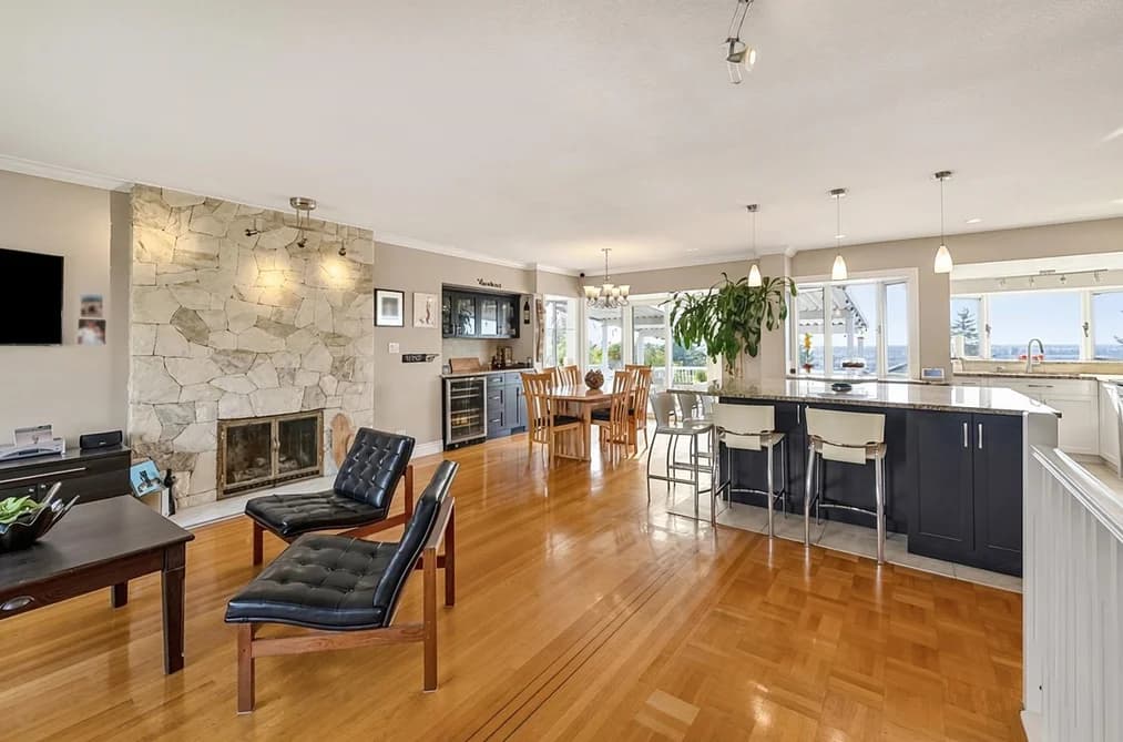 5570 CARSON STREET, Burnaby, BC — Residential for Sale - Photo 2