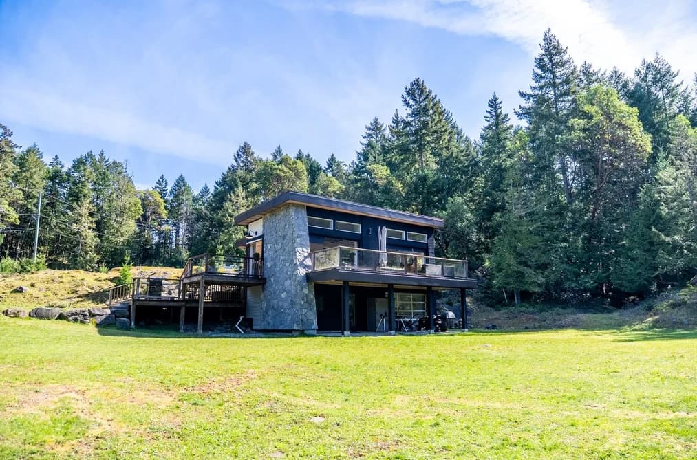 5582 HOOSON ROAD, Pender Island, BC — Residential for Sale - Main Photo
