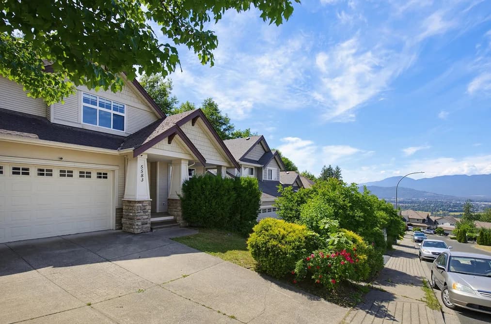 5583 THOM CREEK DRIVE, Chilliwack, BC — Residential for Sale - Photo 2