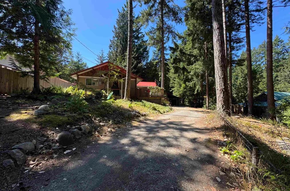 559 BLITZ ROAD, Mayne Island, BC — Residential for Sale - Photo 2