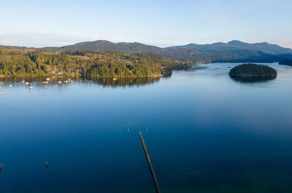 5591 DELTA ROAD, Sechelt, BC — Residential for Sale - Photo 2