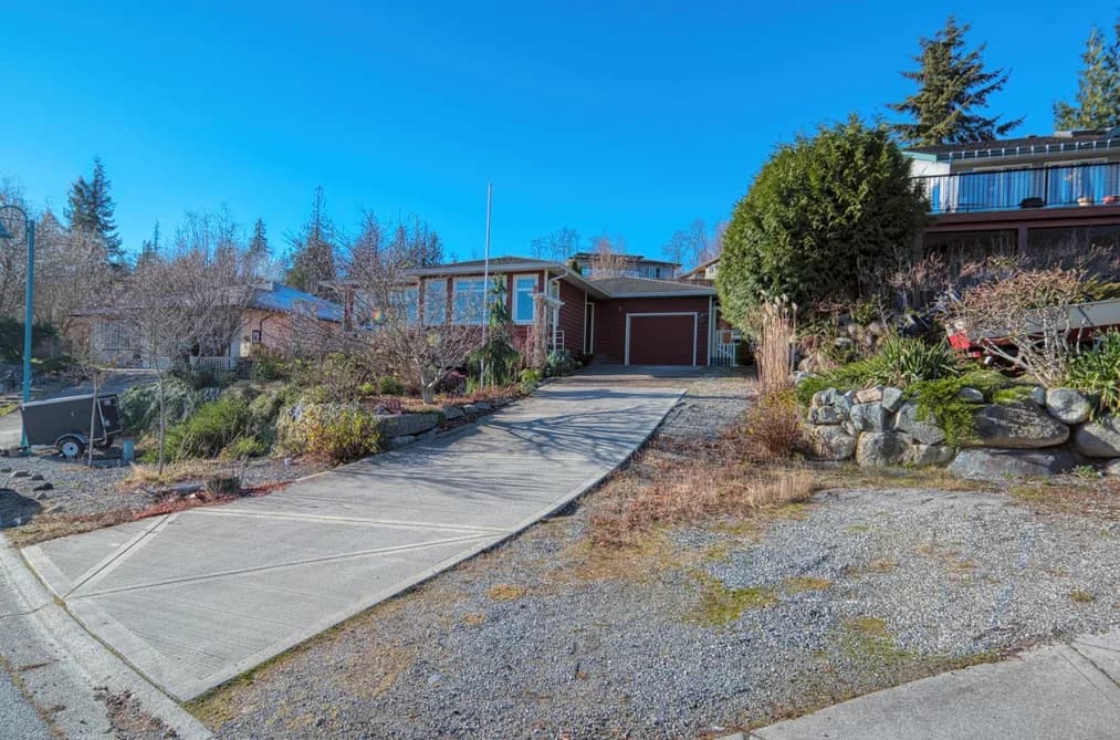 5599 MEDUSA PLACE, Sechelt, BC — Residential for Sale - Main Photo