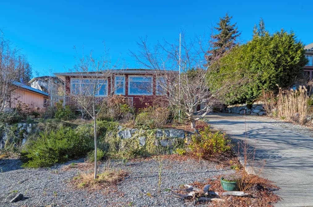 5599 MEDUSA PLACE, Sechelt, BC — Residential for Sale - Photo 2