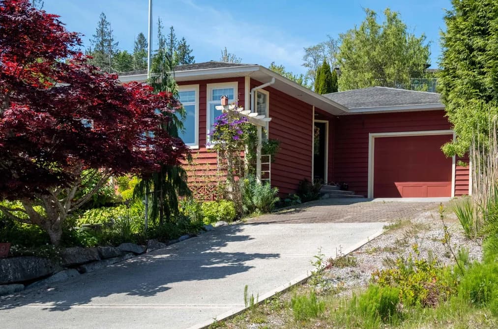 5599 MEDUSA PLACE, Sechelt, BC — Residential for Sale - Main Photo