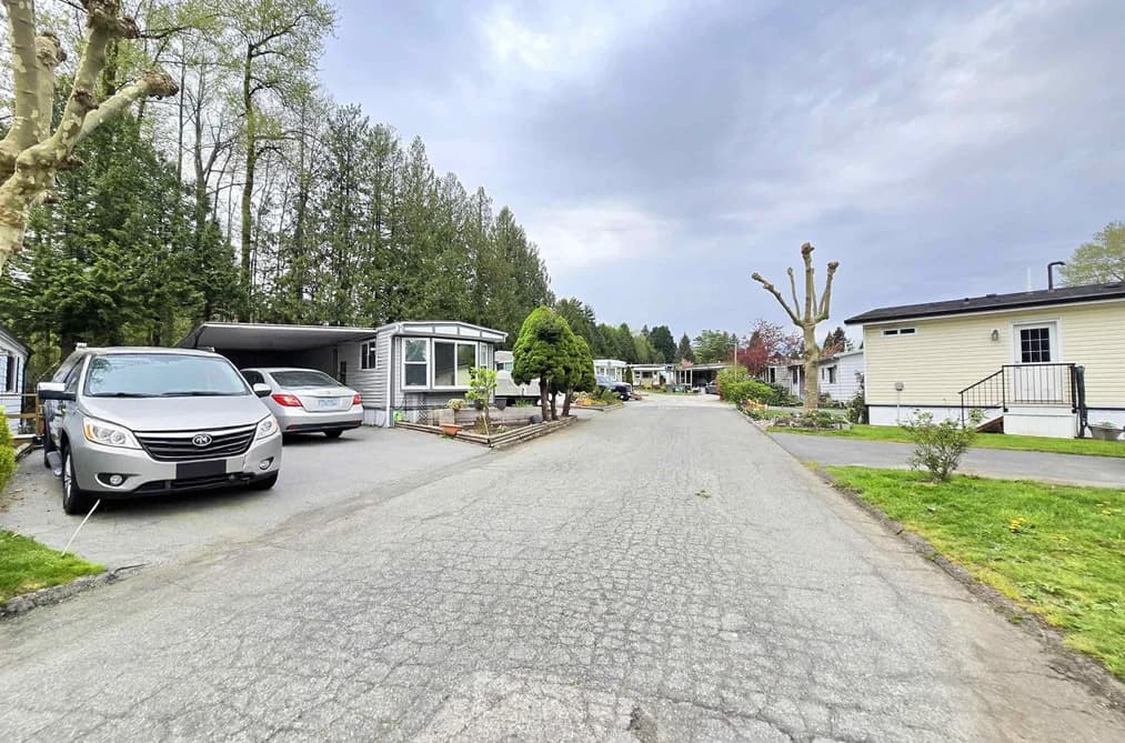 56 8220 KING GEORGE BOULEVARD, Surrey, BC — Residential for Sale - Photo 2