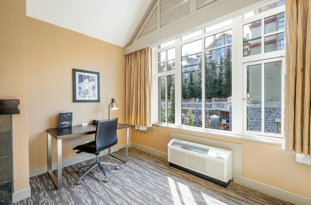 560 4050 WHISTLER WAY, Whistler, BC — Residential for Sale - Photo 2