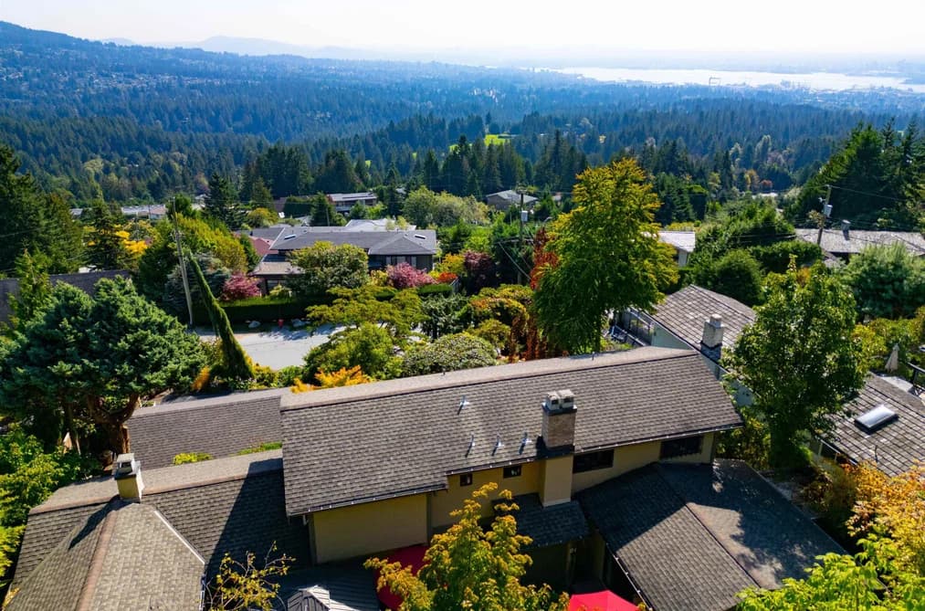 560 CRAIGMOHR DRIVE, West Vancouver, BC — Residential for Sale - Photo 2