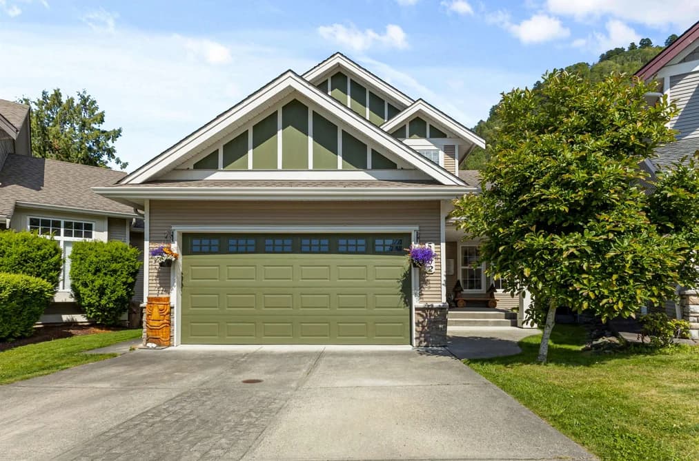 5602 THOM CREEK DRIVE, Chilliwack, BC — Residential for Sale - Photo 2