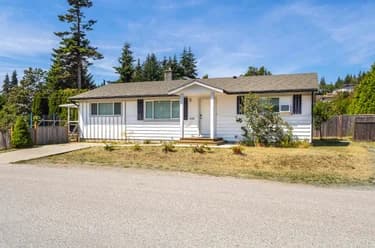 House for sale at 5605 Ocean Avenue Sechelt British Columbia - MLS: R3147177