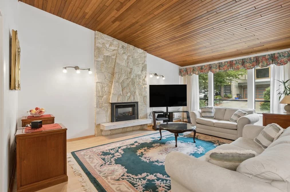 5609 WHITE PINE LANE, North Vancouver, BC — Residential for Sale - Photo 2