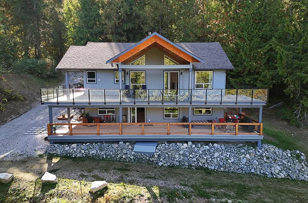 5611 E OYSTER BAY ROAD, Garden Bay, BC — Residential for Sale - Main Photo