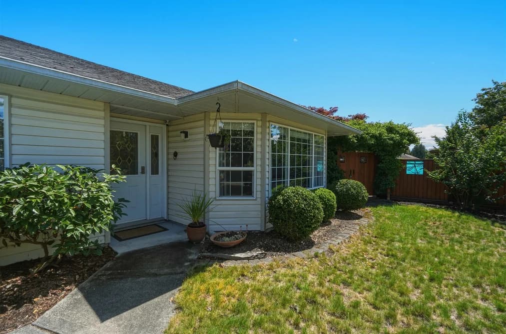 5616 EMERSON ROAD, Sechelt, BC — Residential for Sale - Photo 2