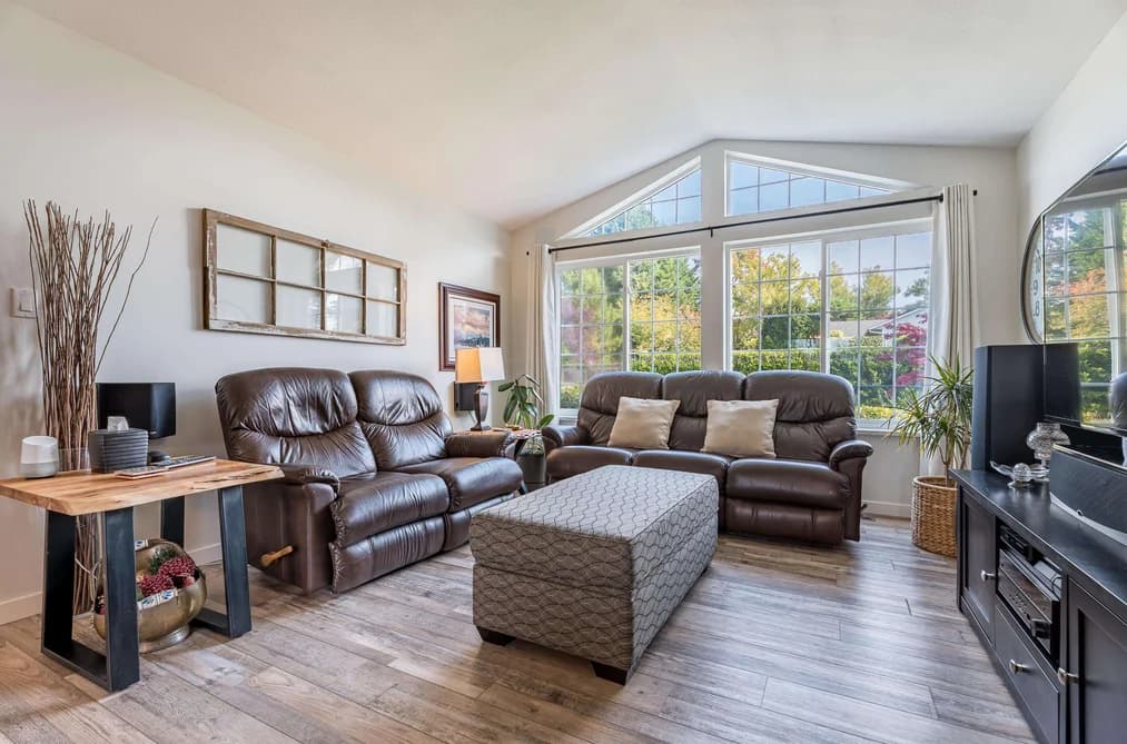 5617 CURTIS PLACE, Sechelt, BC — Residential for Sale - Photo 2