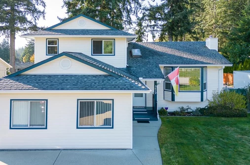 House for sale at 5619 Curtis Place Sechelt British Columbia - MLS: R3000865