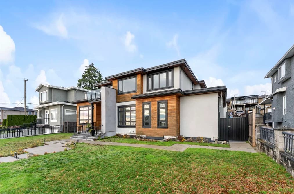5619 PORTLAND STREET, Burnaby, BC — Residential for Sale - Photo 2