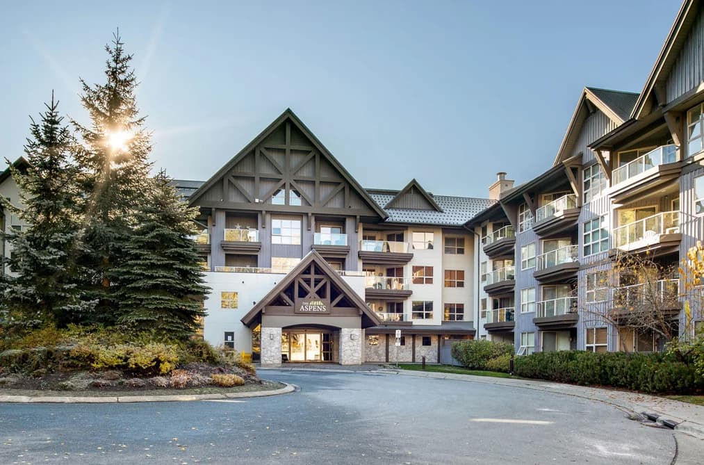 562 4800 SPEARHEAD DRIVE, Whistler, BC — Residential for Sale - Photo 2