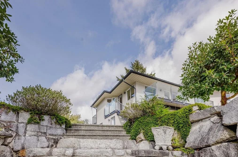 5620 MINTIE ROAD, Halfmoon Bay, BC — Residential for Sale - Photo 2