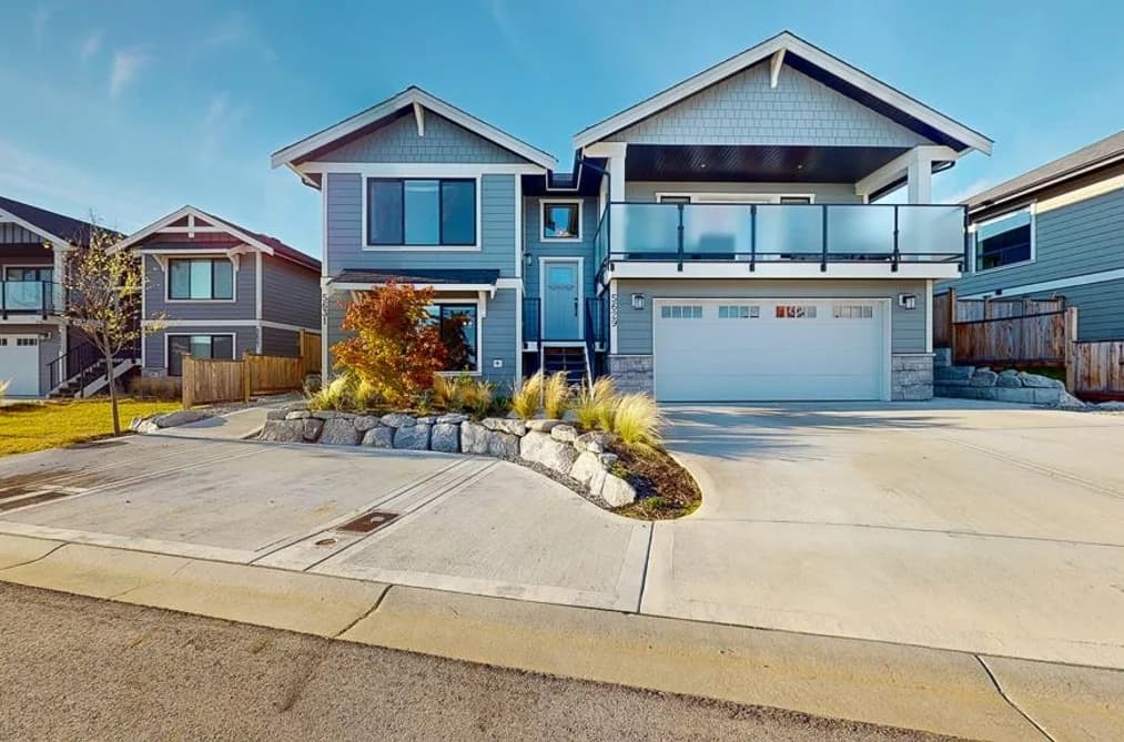 5629 KINGBIRD CRESCENT, Sechelt, BC — Residential for Sale - Main Photo