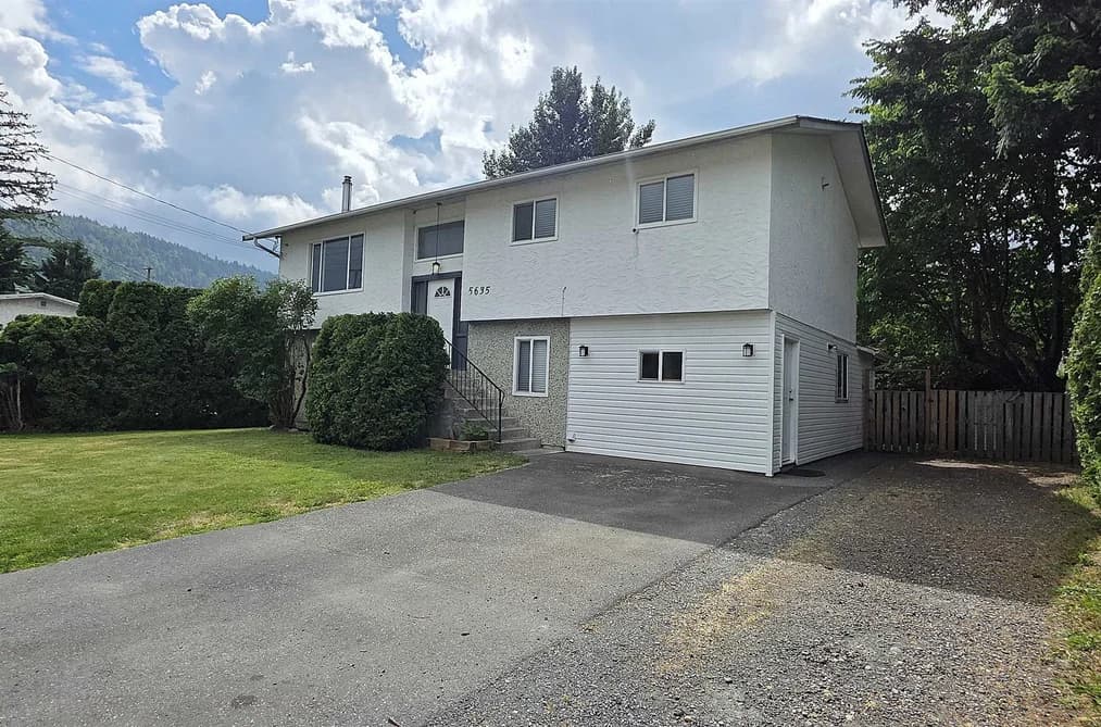 5635 TYSON ROAD, Chilliwack, BC — Residential for Sale - Main Photo