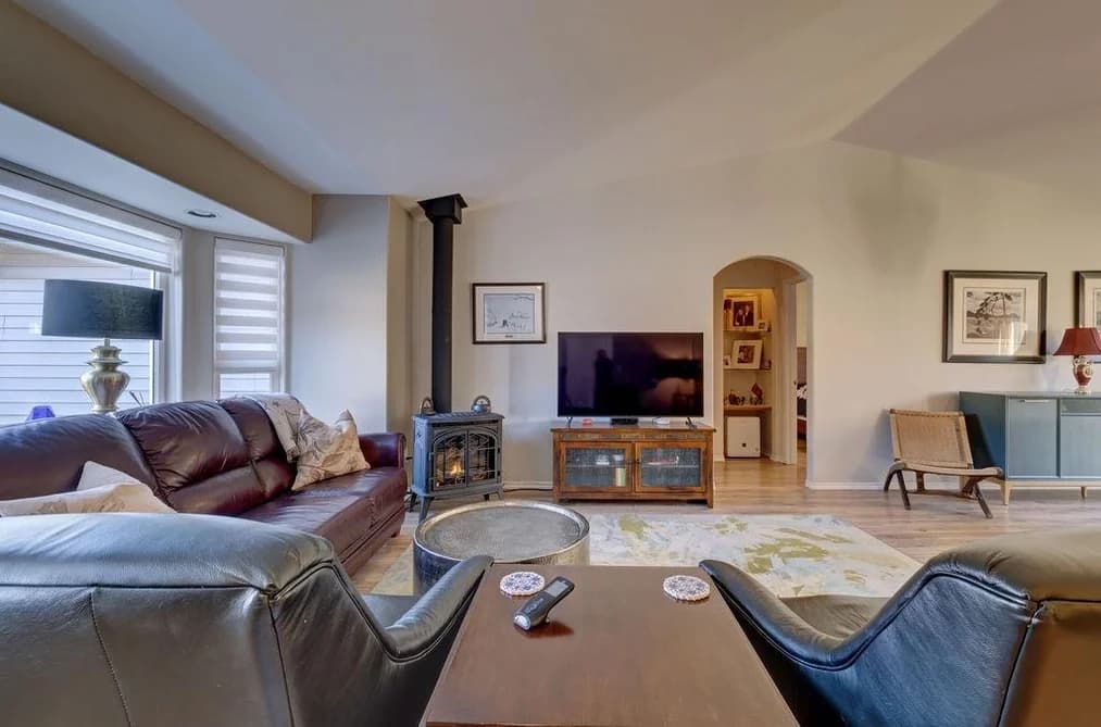 5643 CURTIS PLACE, Sechelt, BC — Residential for Sale - Photo 2