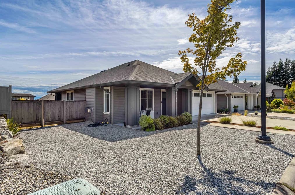 5664 PARTRIDGE WAY, Sechelt, BC — Residential for Sale - Main Photo