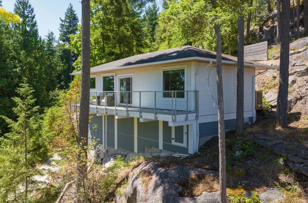 5673 SALMON DRIVE, Sechelt, BC — Residential for Sale - Main Photo