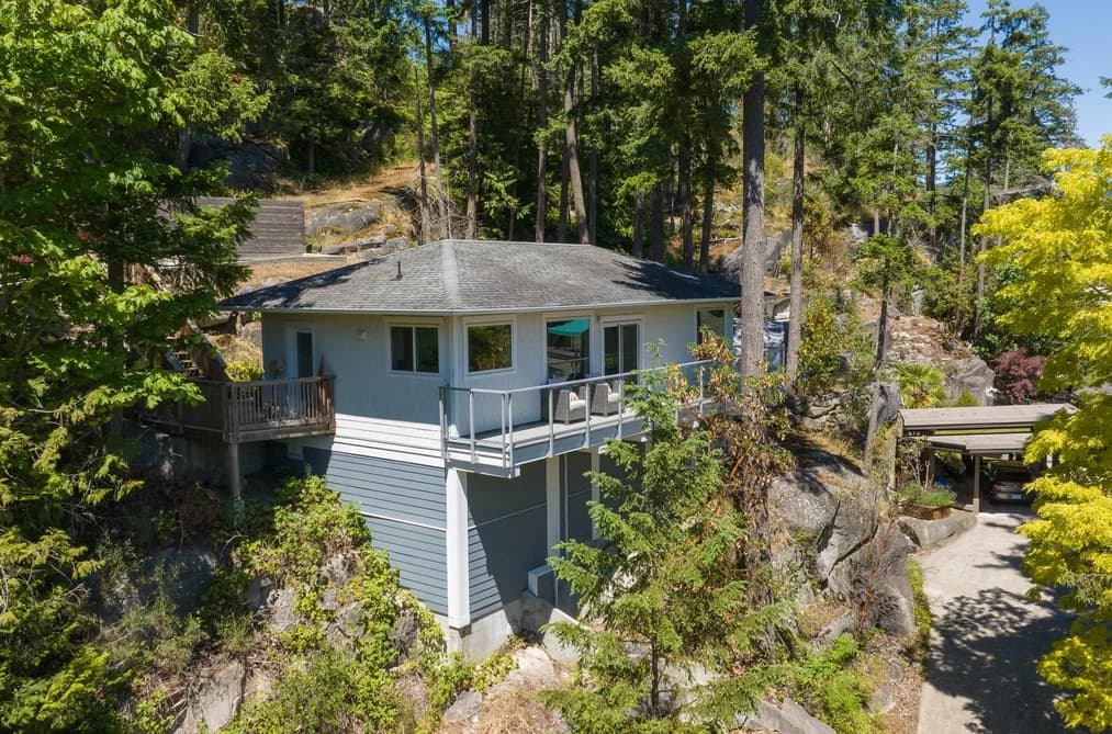 5673 SALMON DRIVE, Sechelt, BC — Residential for Sale - Photo 2