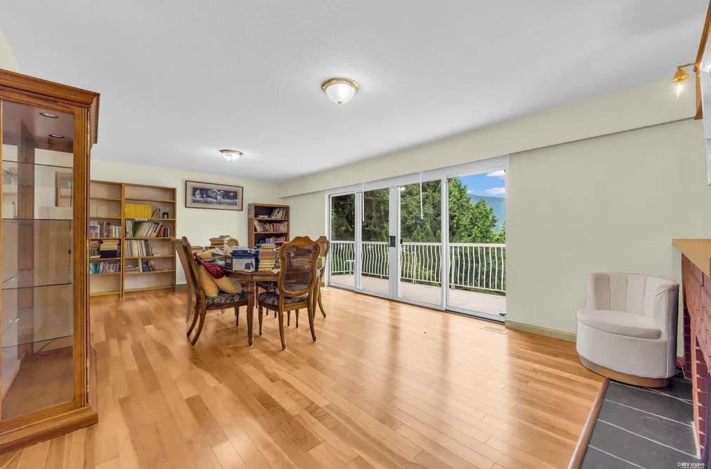568 ST. GILES ROAD, West Vancouver, BC — Residential for Sale - Photo 2