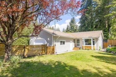 House for sale at 5700 Trident Avenue Sechelt British Columbia - MLS: R3107350