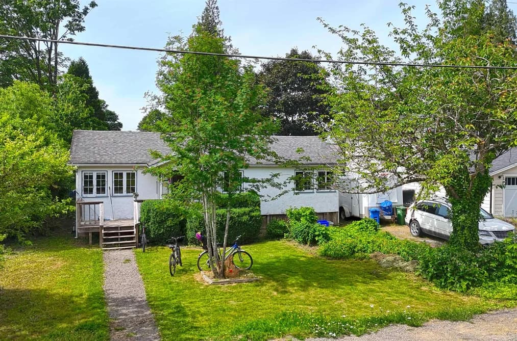 571 ECHO AVENUE, Harrison Hot Springs, BC — Residential for Sale - Main Photo