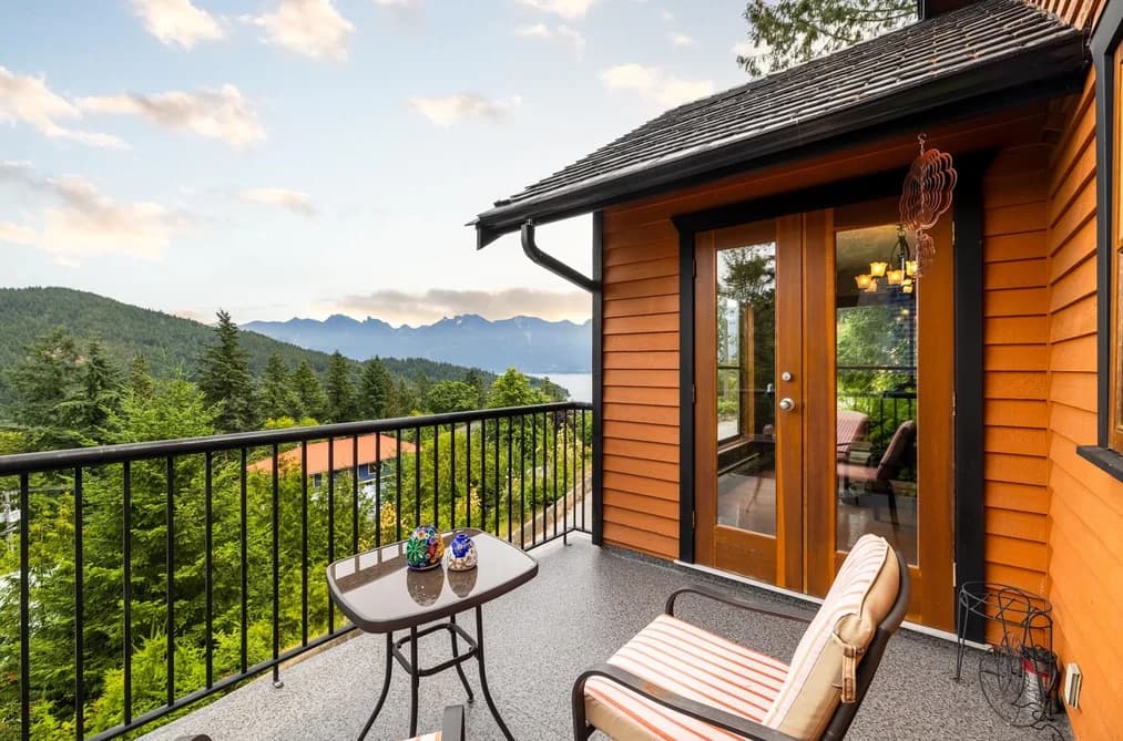 571 ROOCROFT LANE, Bowen Island, BC — Residential for Sale - Main Photo
