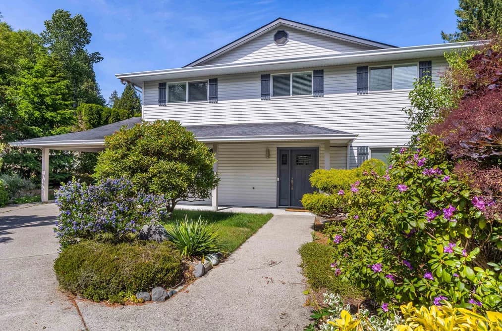 5714 TRAIL AVENUE, Sechelt, BC — Residential for Sale - Main Photo