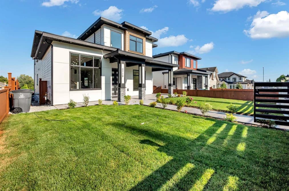 5718 144 STREET, Surrey, BC — Residential for Sale - Photo 2