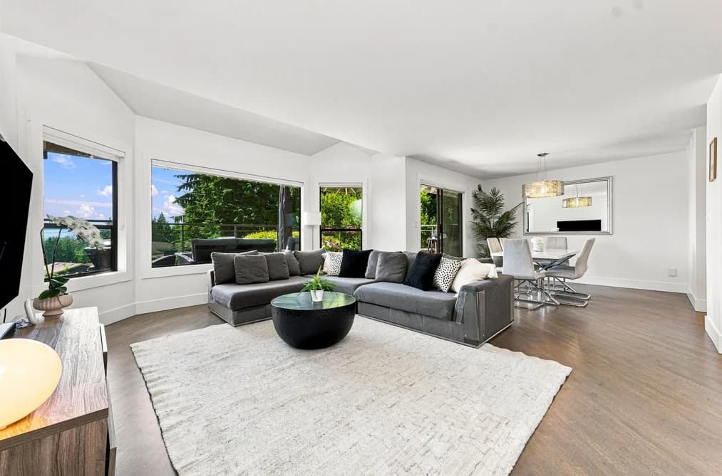 5723 OWL COURT, North Vancouver, BC — Residential for Sale - Photo 2