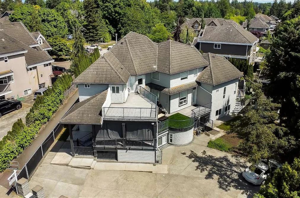 5733 W KETTLE CRESCENT, Surrey, BC — Residential for Sale - Photo 2