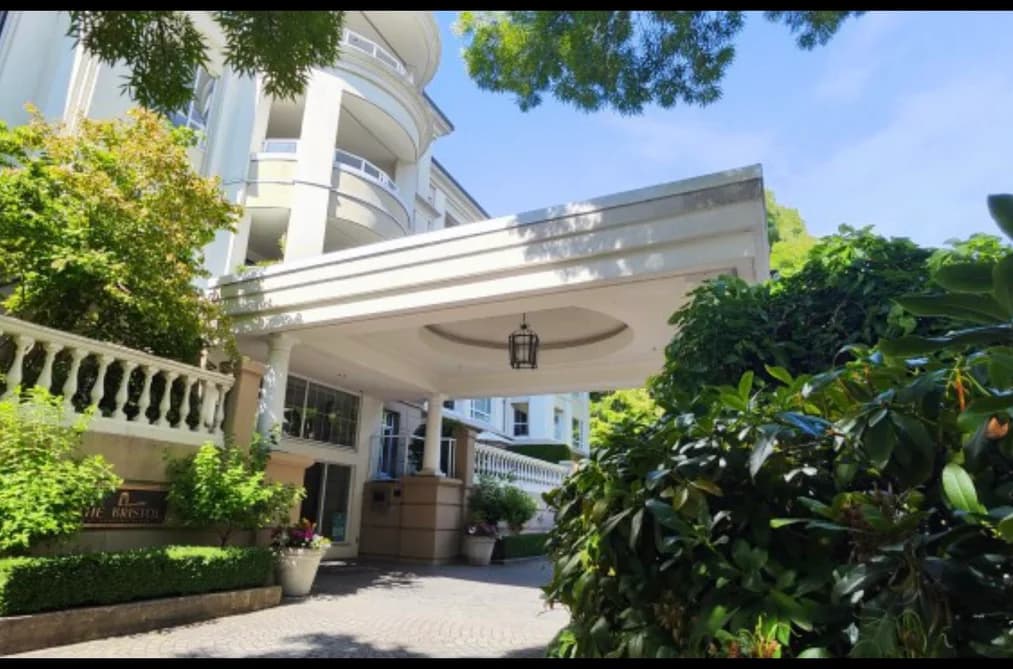 5735 HAMPTON PLACE, Vancouver, BC — Residential for Sale - Photo 2