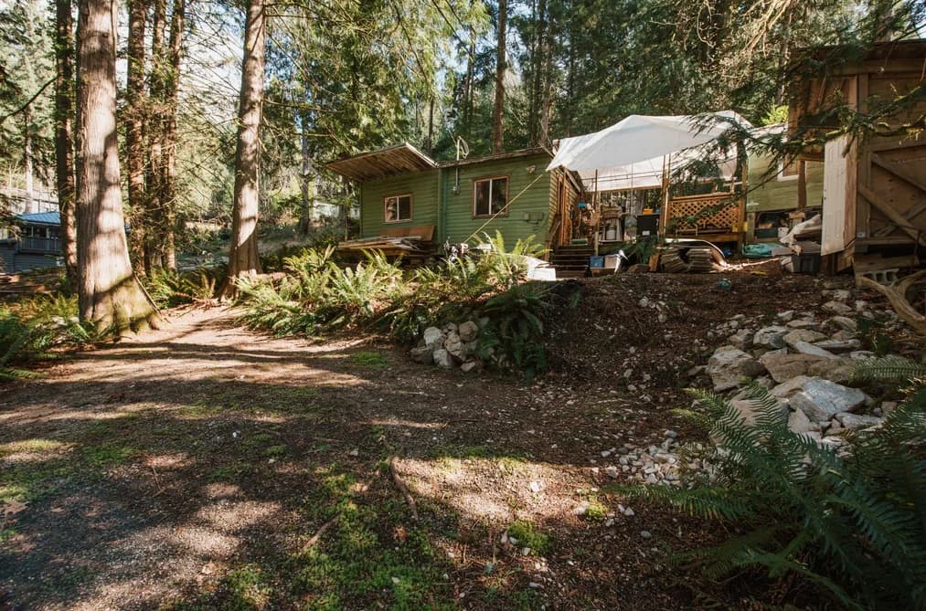 5735 NAYLOR ROAD, Sechelt, BC — Residential for Sale - Photo 2
